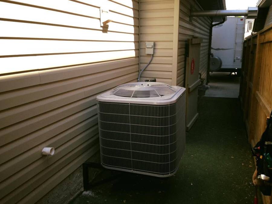 Residential air conditioner installation by Caloris